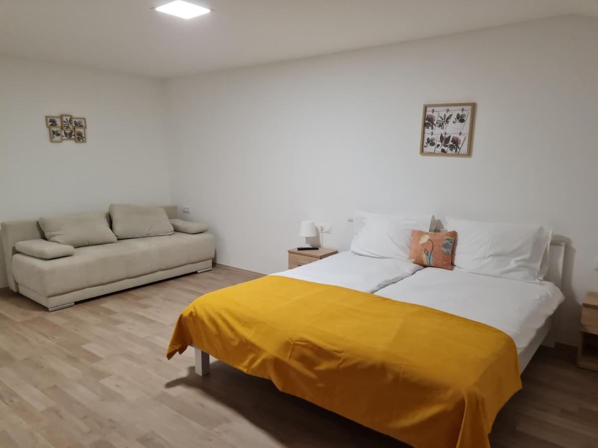 Restoran I Sobe Savic Bed & Breakfast Krnjak Екстериор снимка