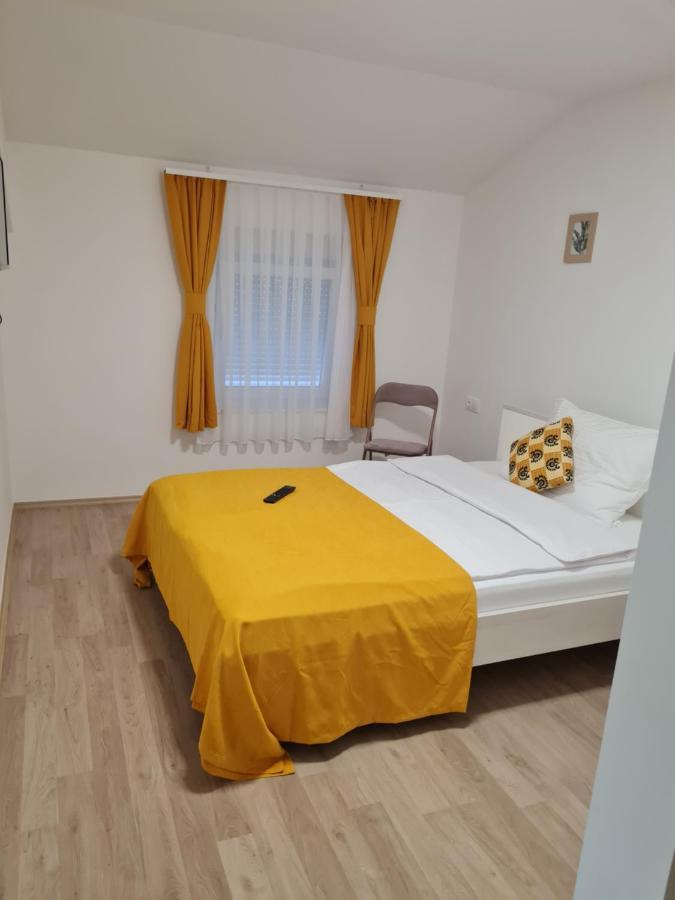 Restoran I Sobe Savic Bed & Breakfast Krnjak Екстериор снимка