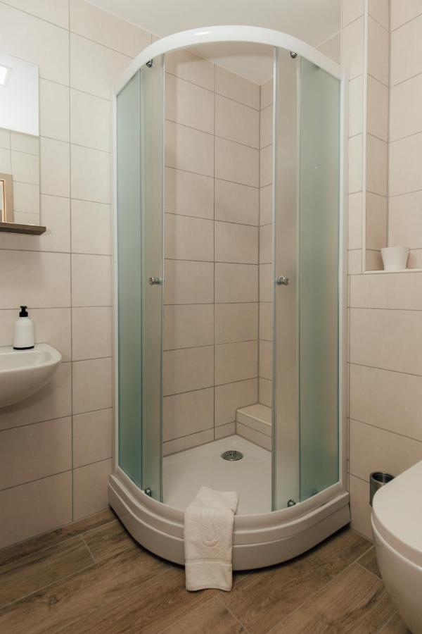 Restoran I Sobe Savic Bed & Breakfast Krnjak Екстериор снимка