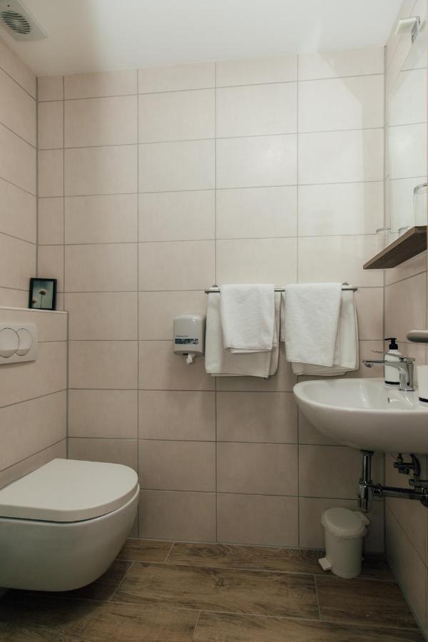 Restoran I Sobe Savic Bed & Breakfast Krnjak Екстериор снимка